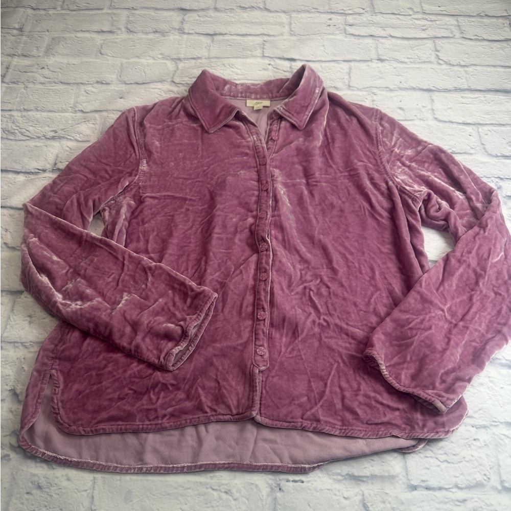 J. Jill Velvet Shirt in Soft Pink. Silk Blend. Size Small. Spring Top!!!